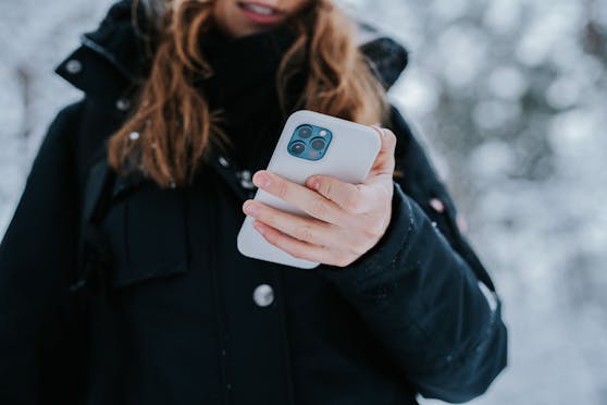  Winterzeit – "Heute" zeigt dir, wie du dein Handy vor der Kälte schützt.