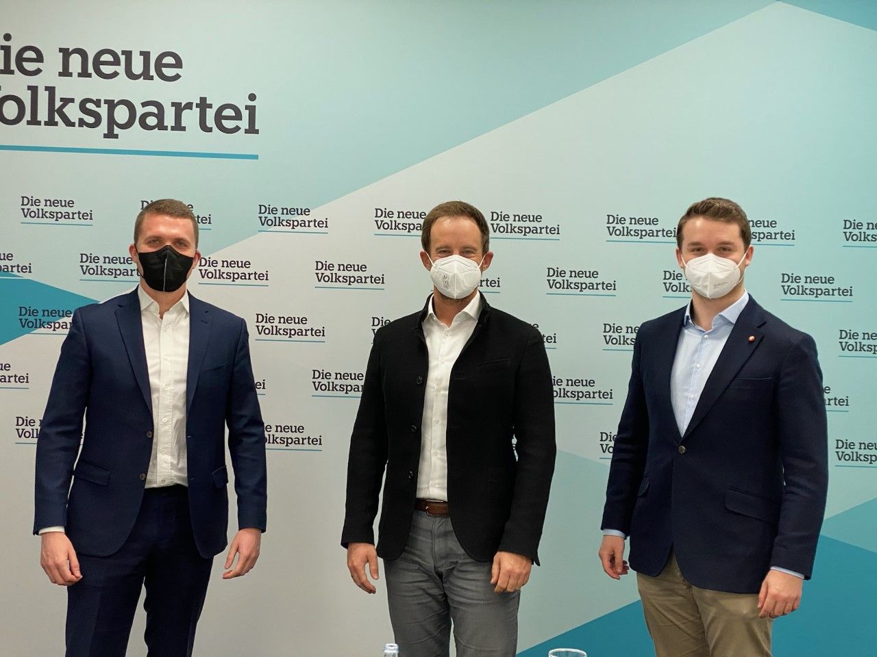  Die ÖVP Wien zweifelt an der rechtmäßige Verwendung von Lehrerposten in Wien. Nun Standortsprecher Gemeinderat Markus Gstöttner, Klubobmann Markus Wölbitsch, Bildungssprecher Gemeinderat Harald Zierfuß