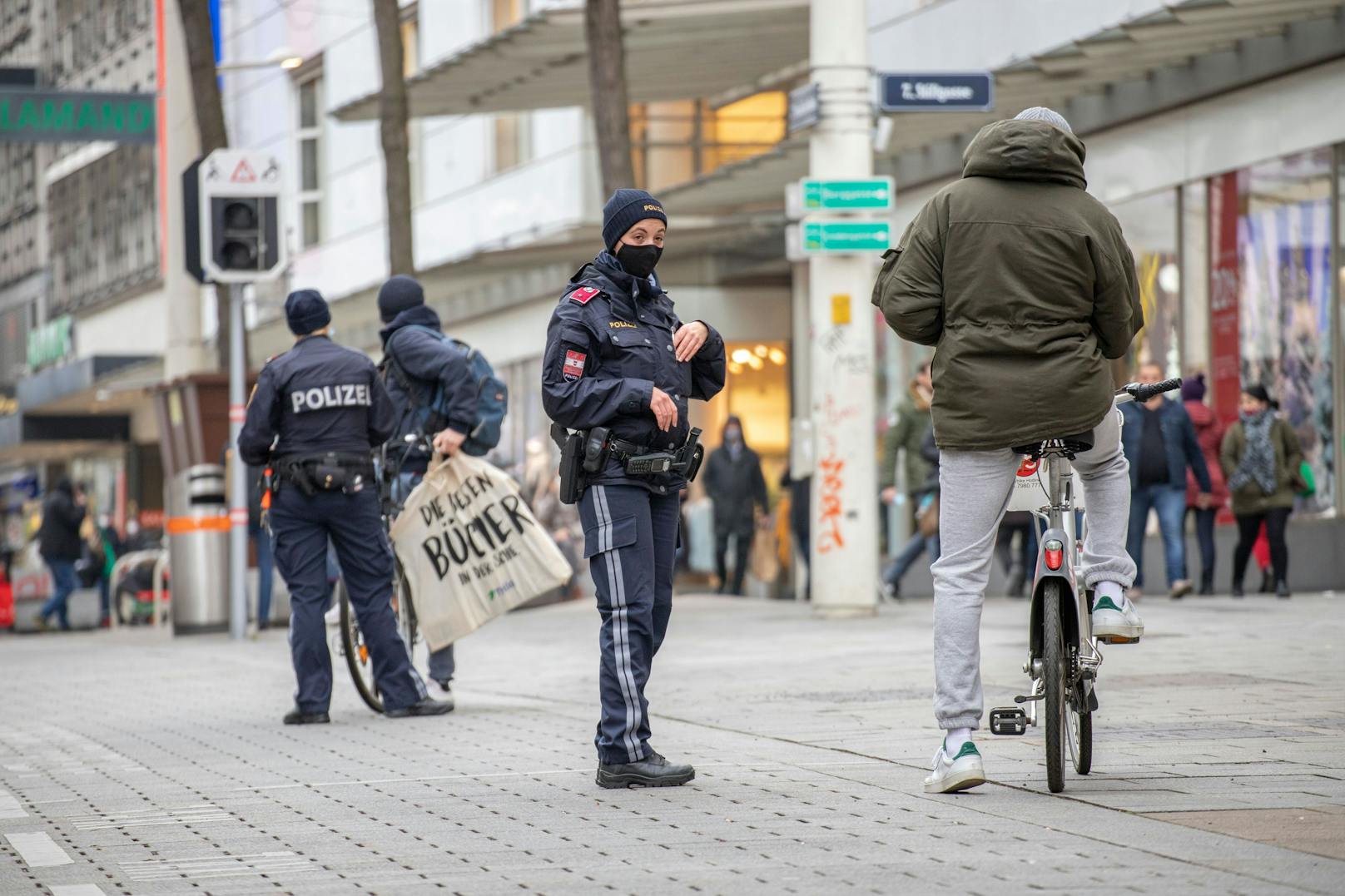 Polizei-Kontrollen in Wien auf der Mariahilferstraße.&nbsp;