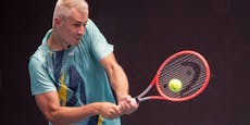 Tennis-Profi liefert bizarren Corona-Auftritt