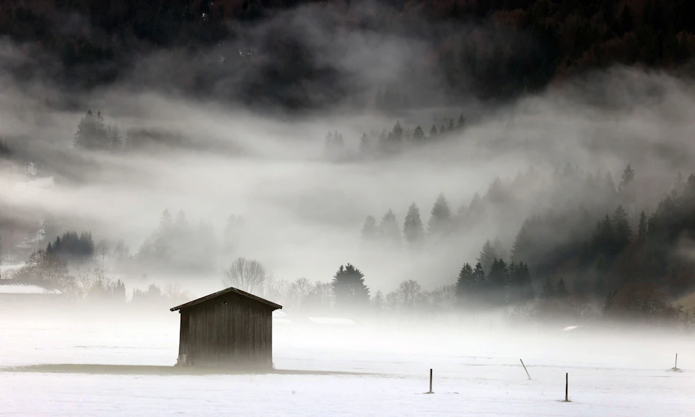 In den Niederungen nimmt hingegen die Nebel- und Hochnebelneigung vor allem im Süden und Westen zu.&nbsp;(Symbolbild)