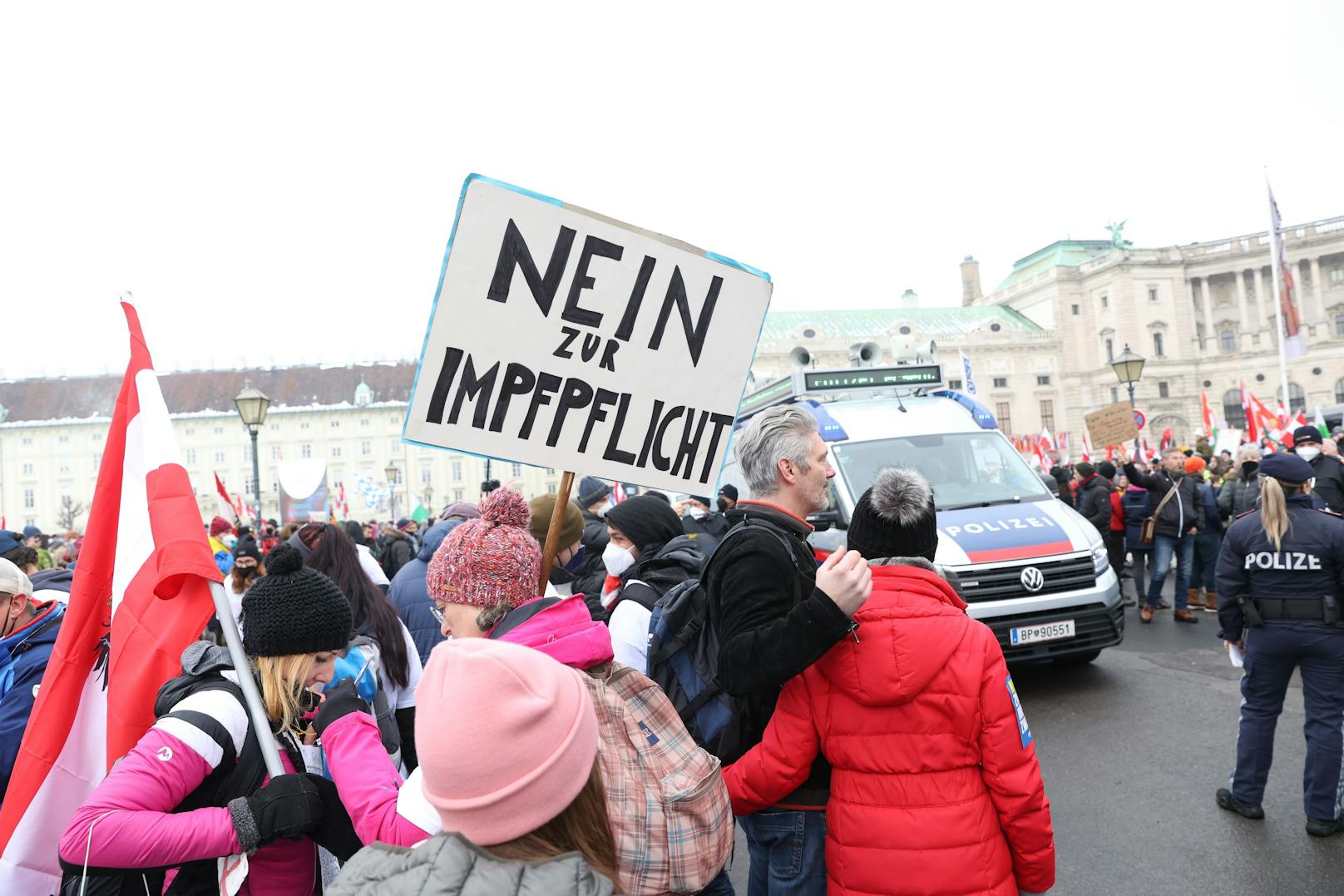 Bild einer Demonstration gegen die Impfpflicht in Wien. (Archivbild)