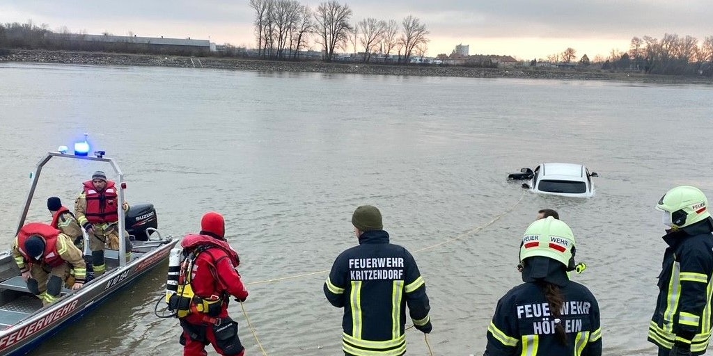 Bilder vom Einsatz an der Donau