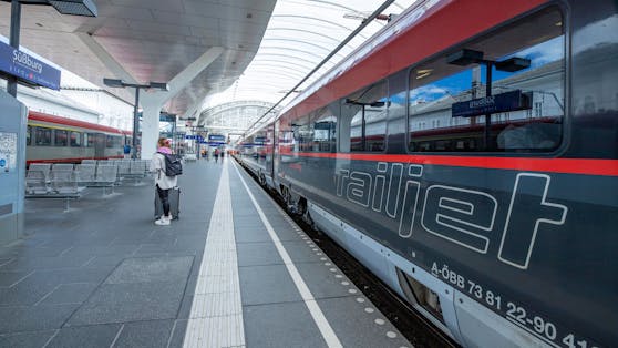 Ein Corona-Infizierter fuhr mit dem Zug nach Salzburg.