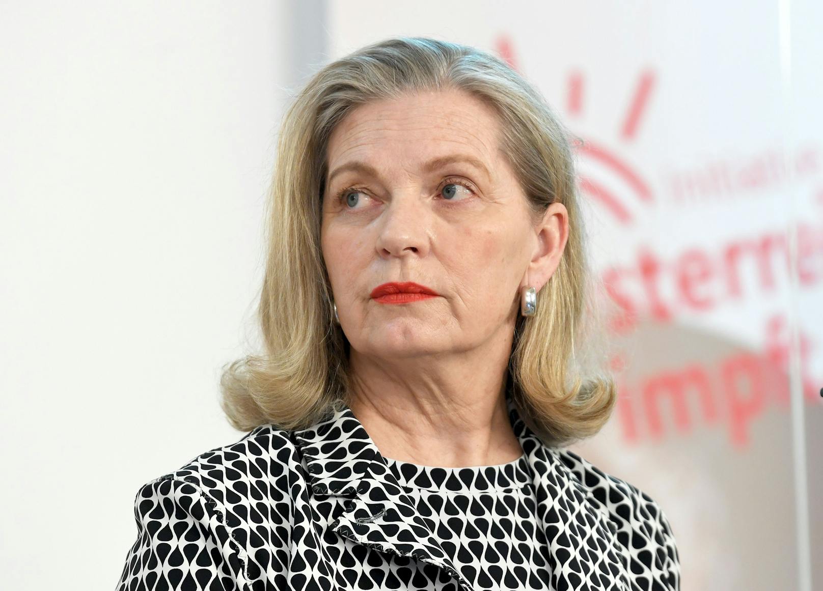Ulrike Mursch-Edlmayr ist Präsidentin der Apothekerkammer.