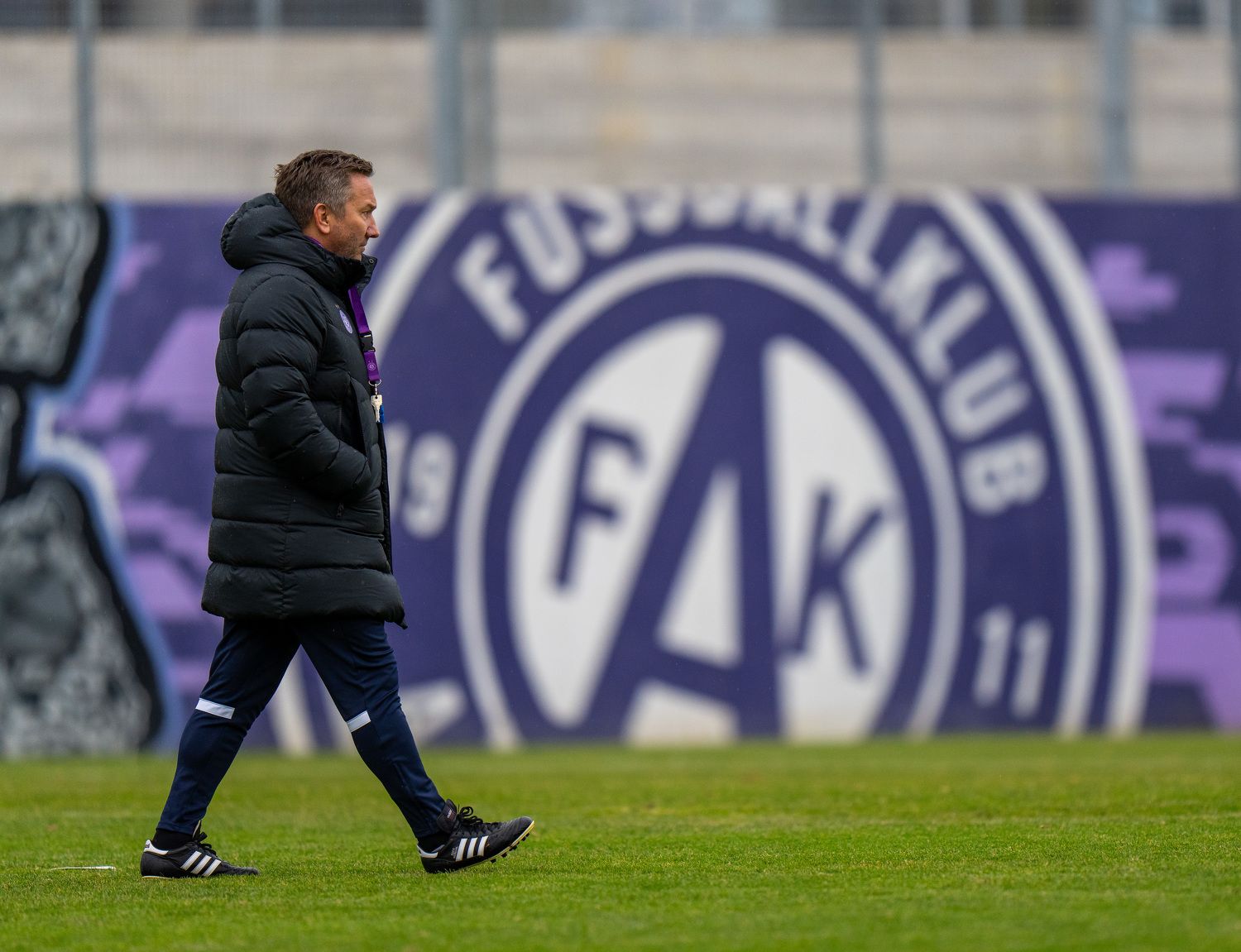 Trainer Manfred Schmid muss umplanen.