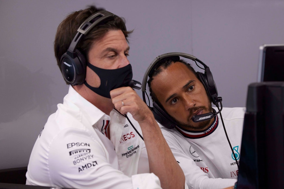 Toto Wolff (l.) und Lewis Hamilton