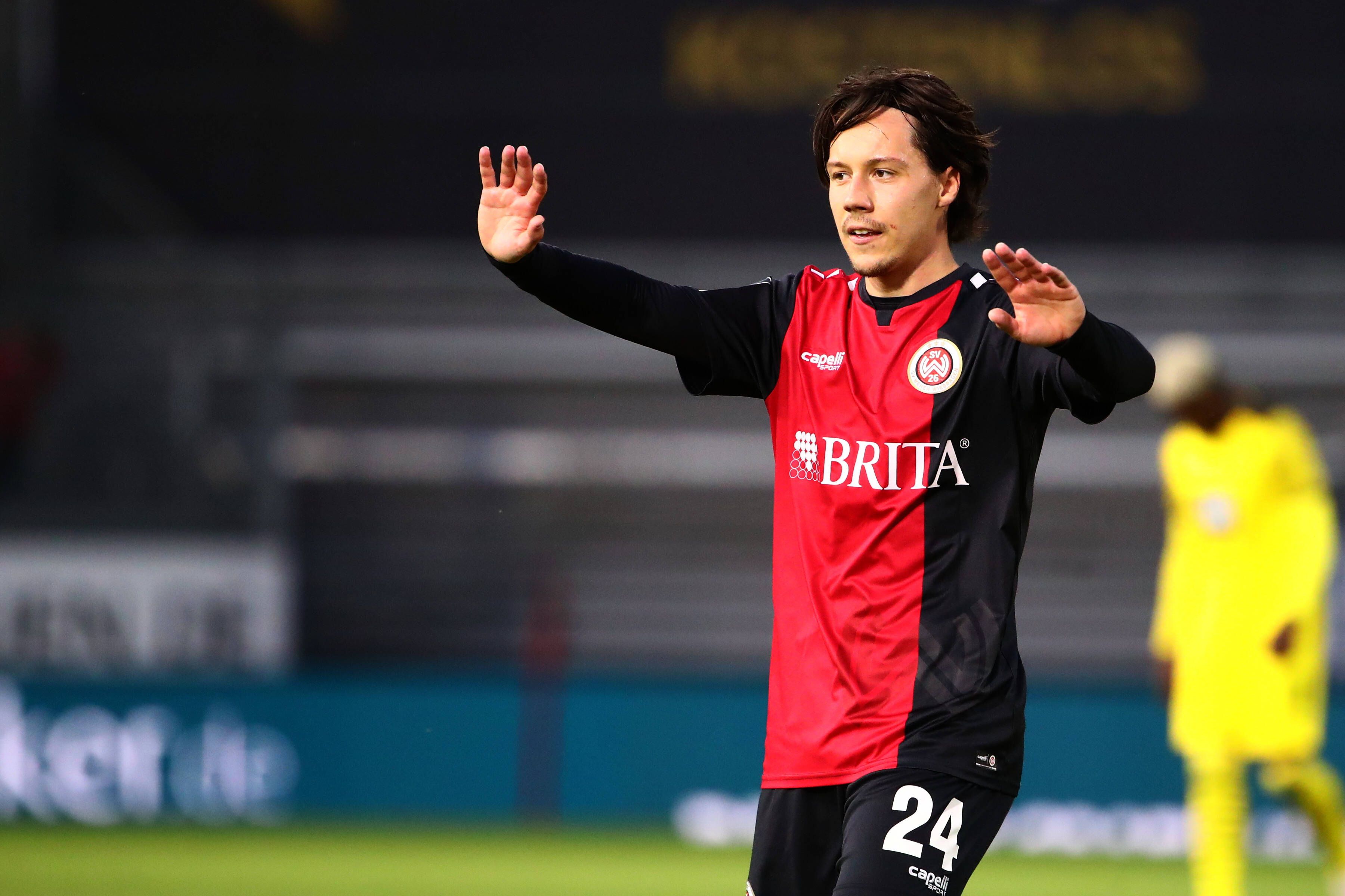 Dominik Prokop im Dress von Wehen Wiesbaden. 