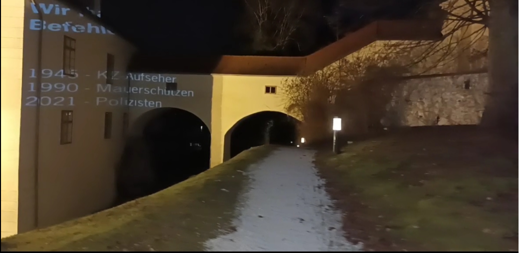 Dieser Schriftzug war zu lesen.