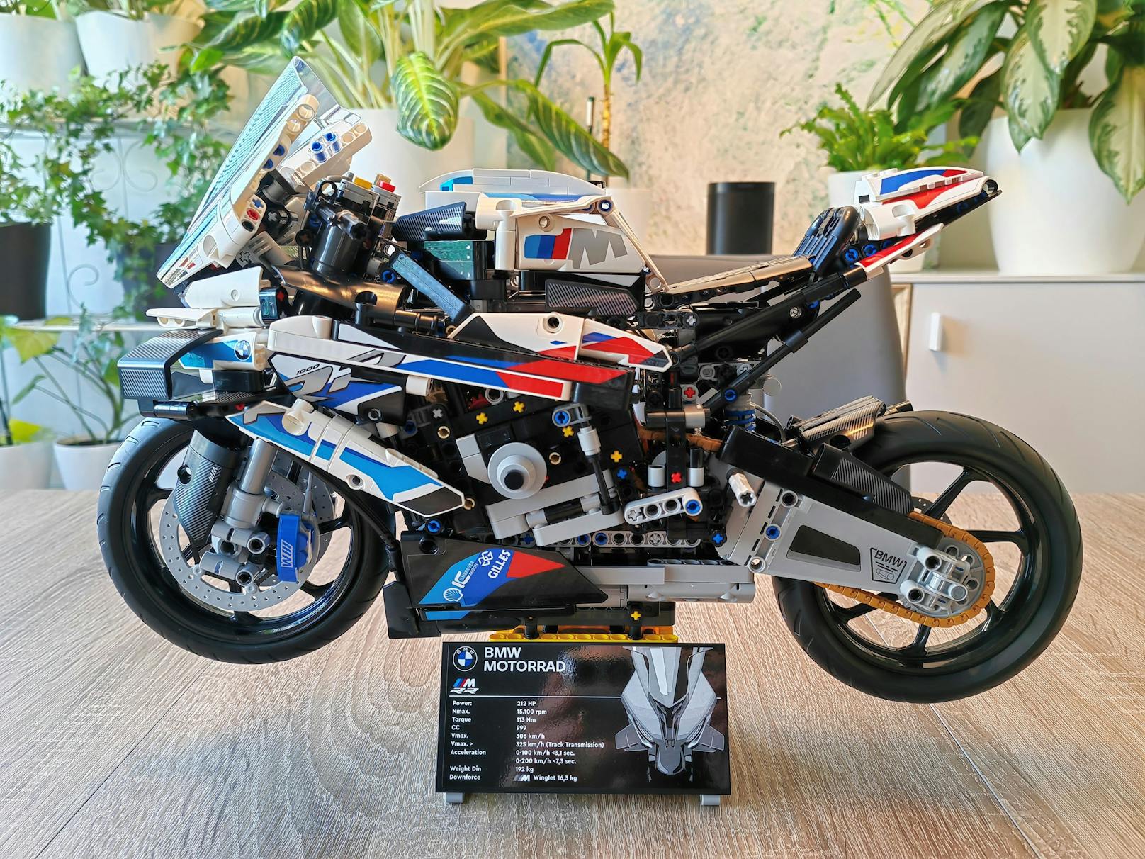 Die Mühe lohnt sich: die LEGO Technic BMW M 1000 RR ist ein Meisterwerk, das nicht nur Motorradfans lange Zeit eine helle Freude bereiten wird können.