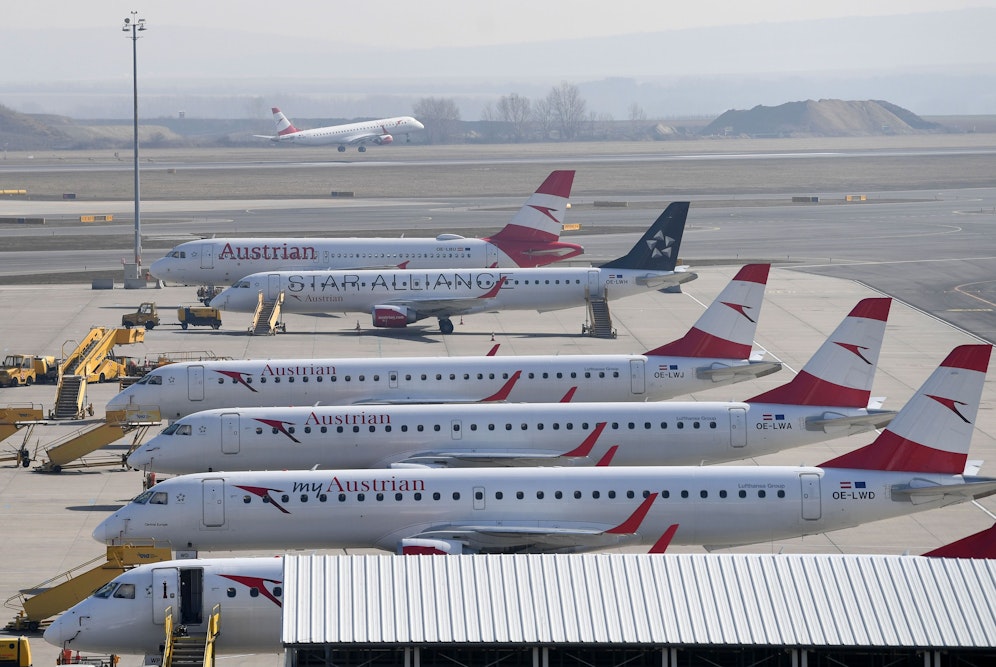  Maschinen der Austrian Airlines (AUA) in Schwechat (Archivfoto)