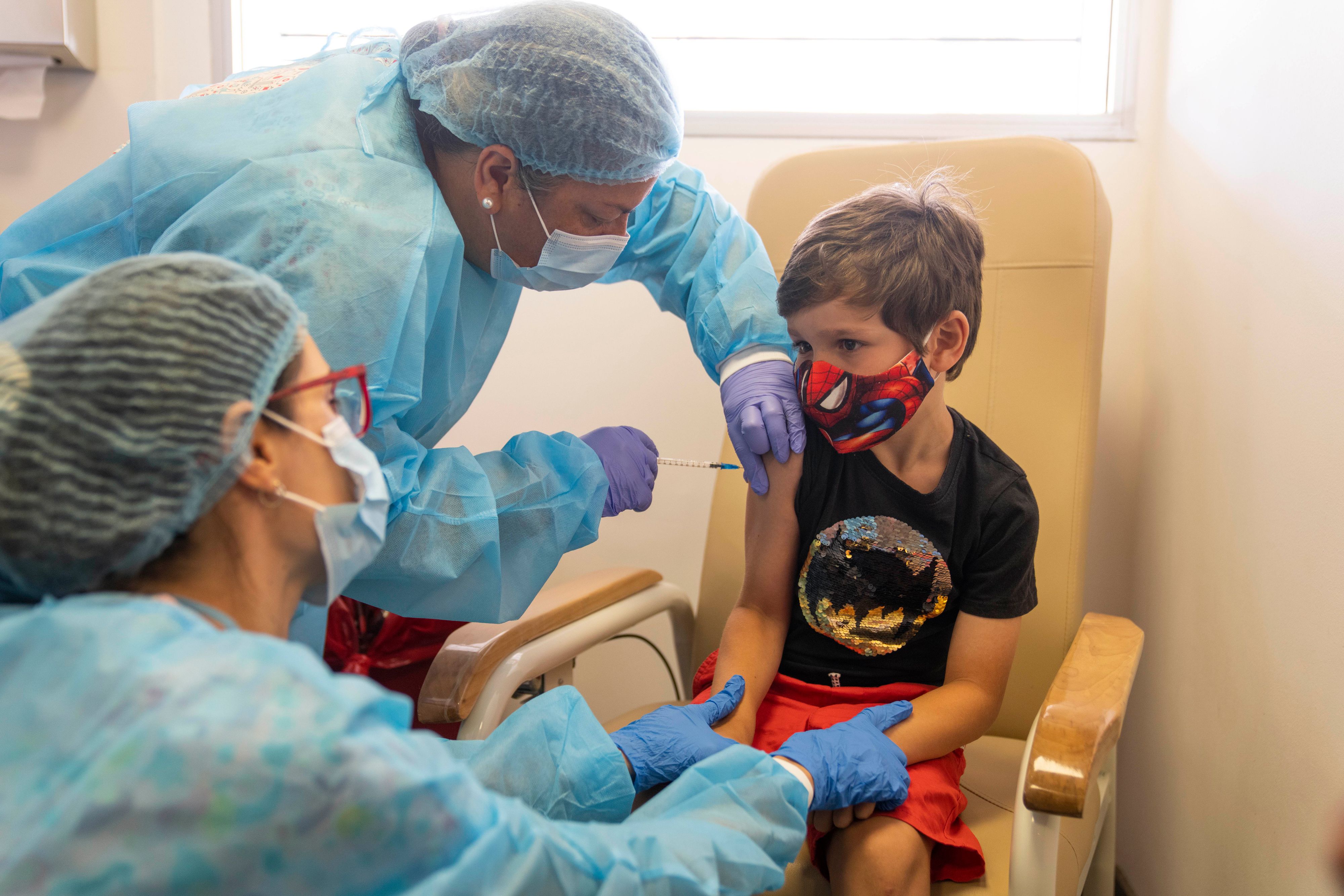 Auch die Kleinsten sollen in Zukunft bereits die Möglichkeit bekommen sich gegen das Coronavirus impfen zu lassen. 