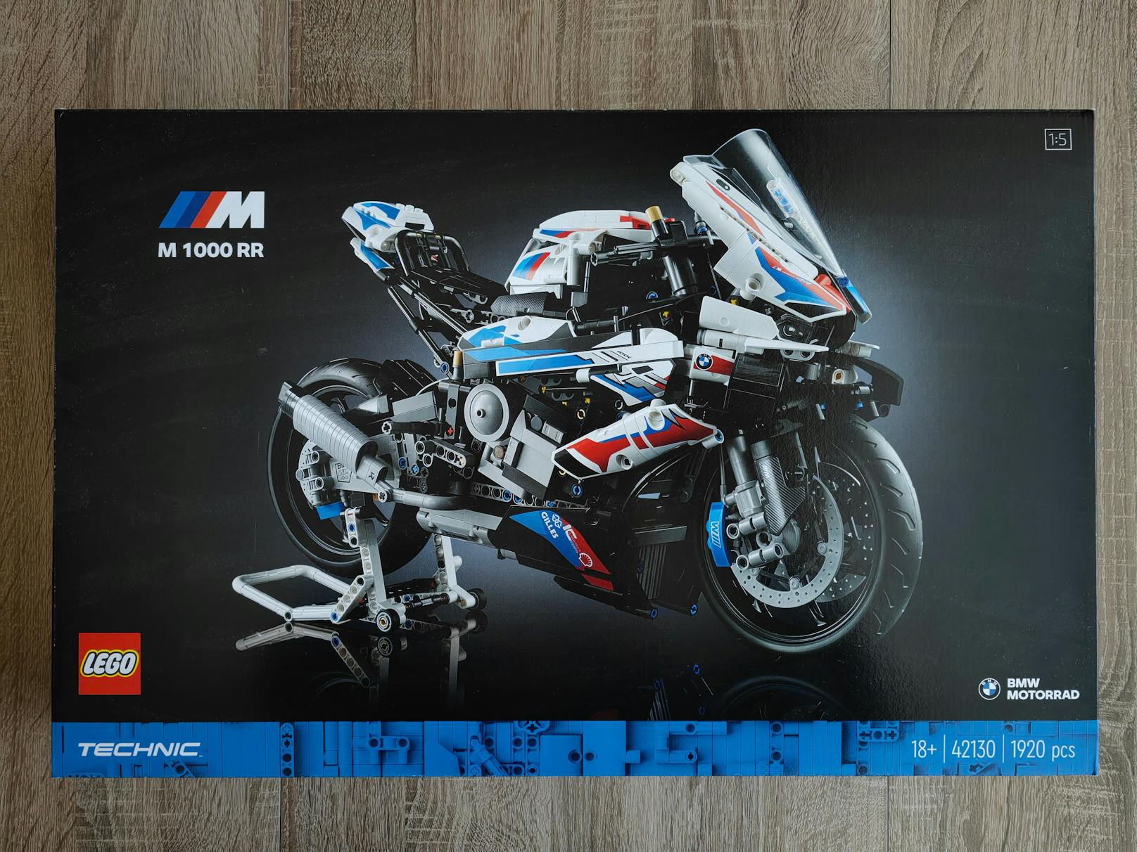 Fantastisch! Das neue LEGO Technic 42130 BMW M 1000 RR Set bringt eines der legendärsten Motorräder aller Zeiten in Bausteinform.&nbsp;