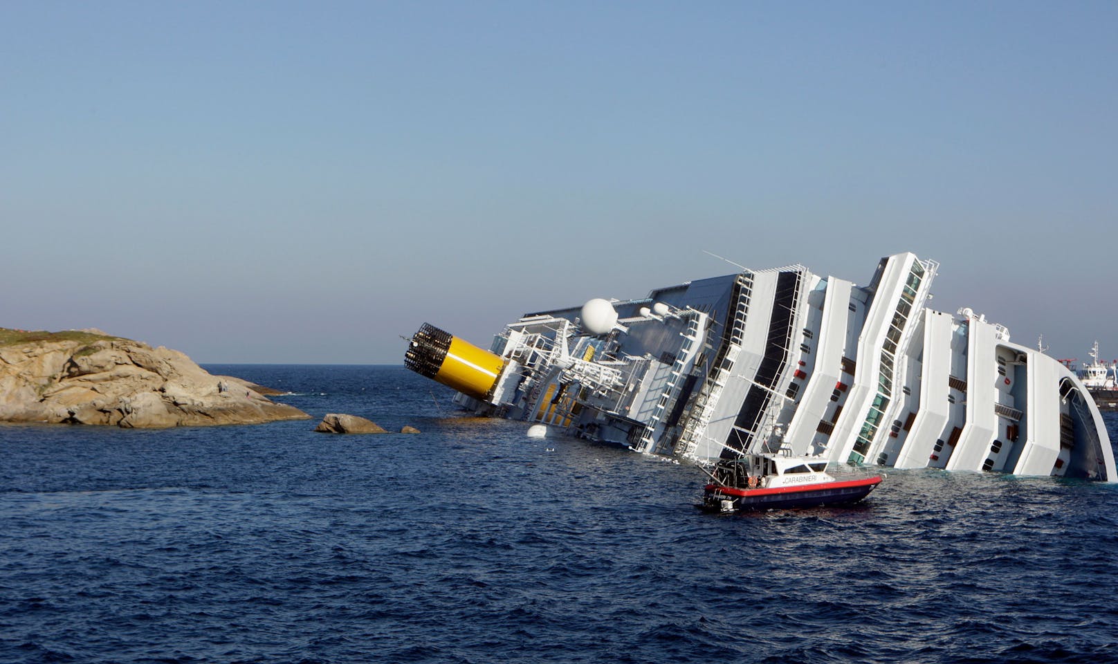 Am 13. Jänner 2012 läuft die Costa Concordia auf Grund. 32 Menschen sterben.