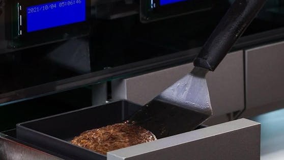 Der Roboter SavorEat liefert ein veganes, individualisiertes Burger-Patty aus dem 3D-Drucker.