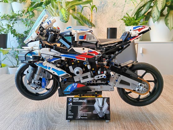 Die LEGO Technic BMW 1000 RR: Sieht fantastisch aus und baut sich anspruchsvoll zusammen.