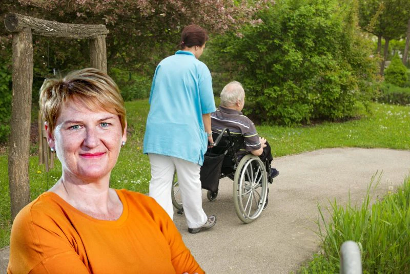 Krismer und eine Pflegerin in einem nö. Pflegeheim im Hintergrund (Montage)