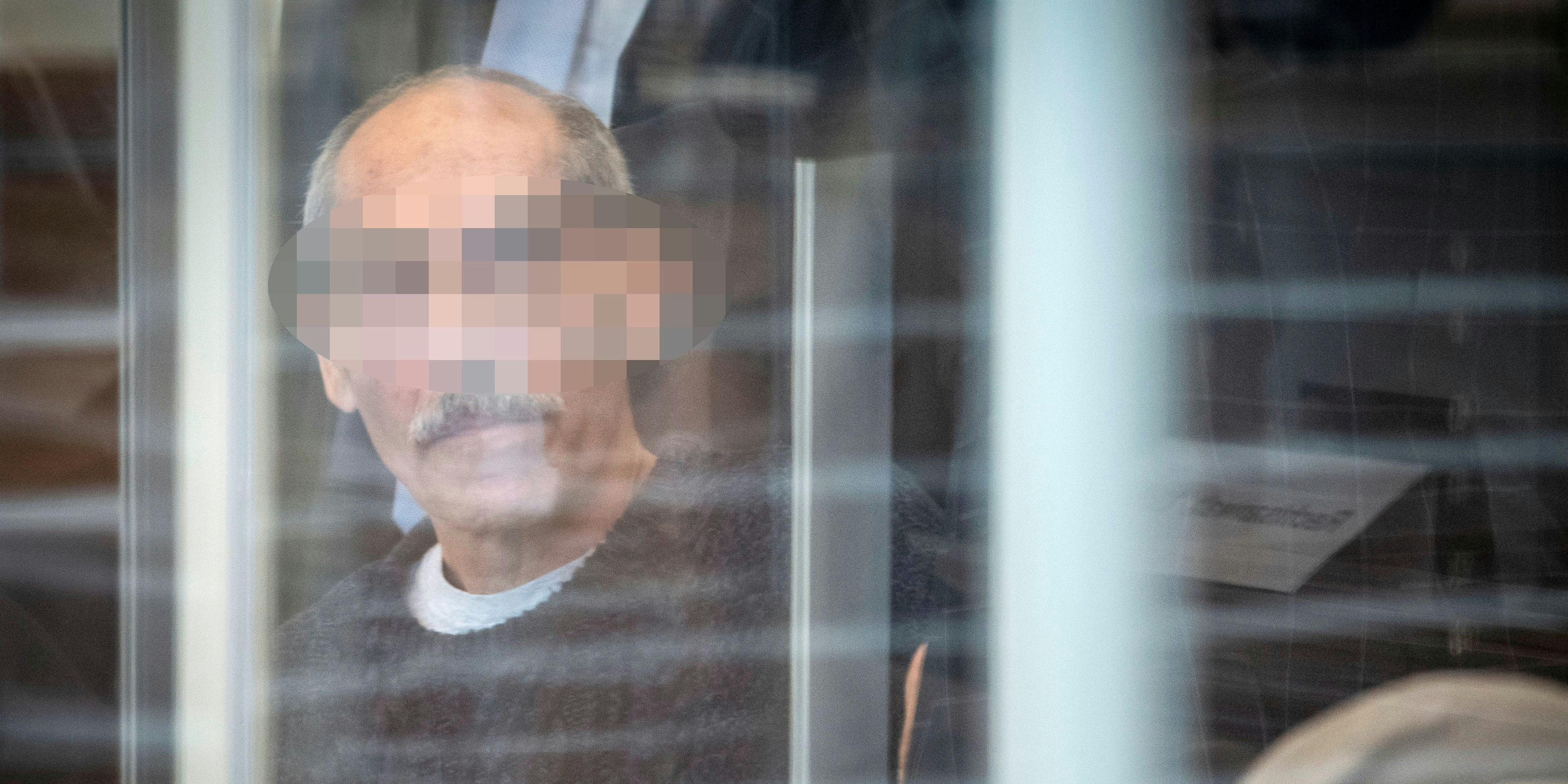 Anwar R. (58) muss lebenslänglich ins Gefängnis. Der Angeklagte wurde wegen Verbrechen gegen die Menschlichkeit verurteilt.