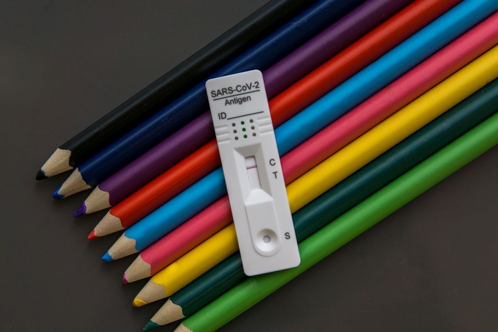 Es wird dringend an alle Eltern appelliert, ihre Kinder regelmäßig zu testen.