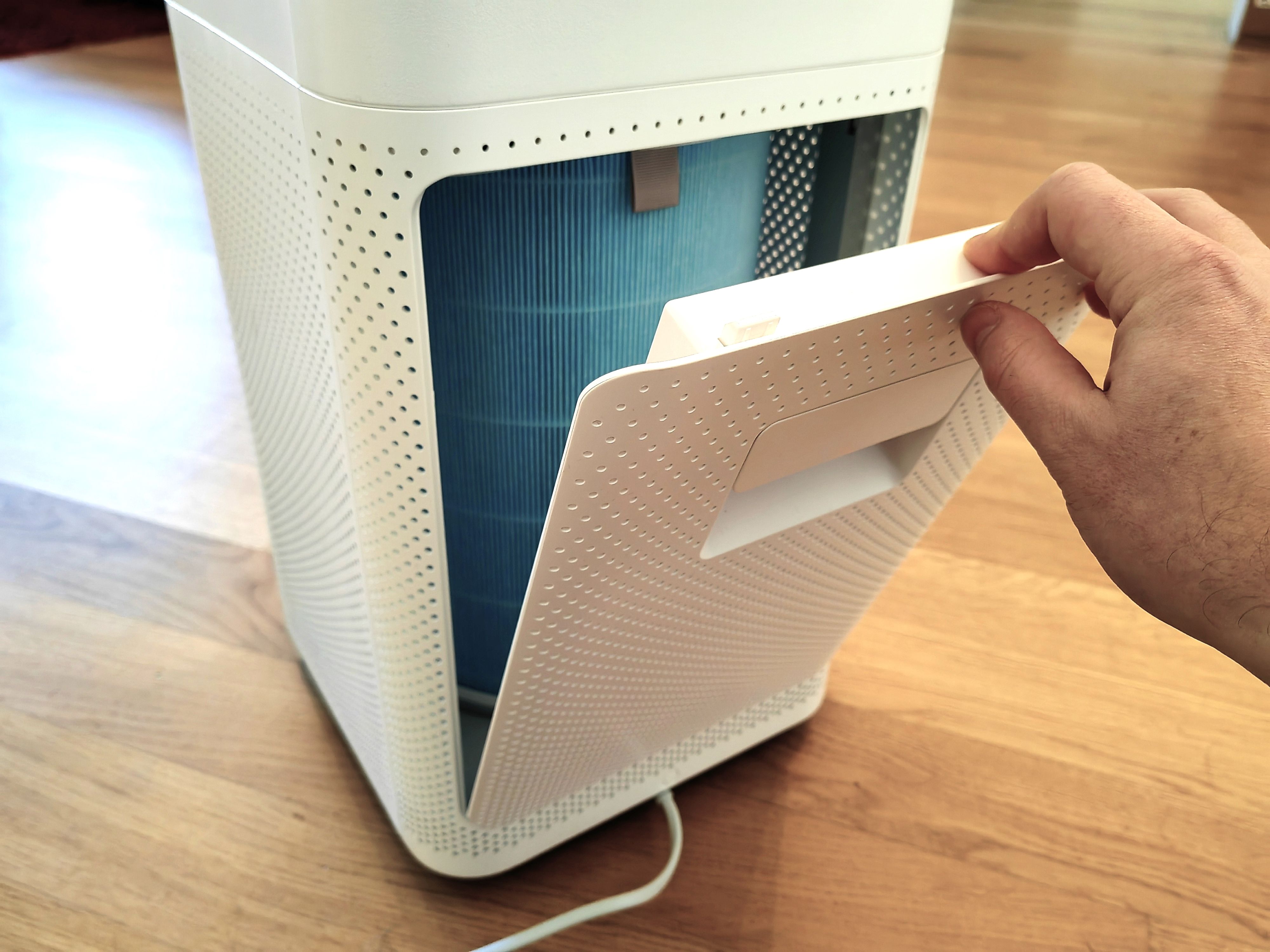 Ein Handgriff, schon kann der Filter gewechselt werden. Wartung und Bedienung sind äußerst simpel.