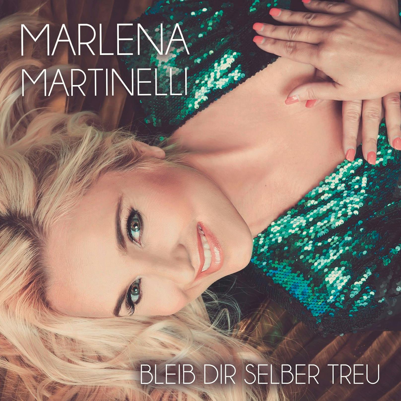 <strong>Marlena Martinelli "Bleib dir selber treu"</strong>: Frei nach ihrem Lebensmotto: "Mach, was dir Spaß macht, sei du selbst und lass dich nicht verbiegen" zeigt sich die Steirerin nun musikalisch von einer ganz neuen Seite. Die Produktion ist mit Sicherheit die Poppigste, die sie jemals hatte, aber es ist und bleibt Marlena Martinelli. Das beweist sie auch im neuen Video HIER &gt;&gt;