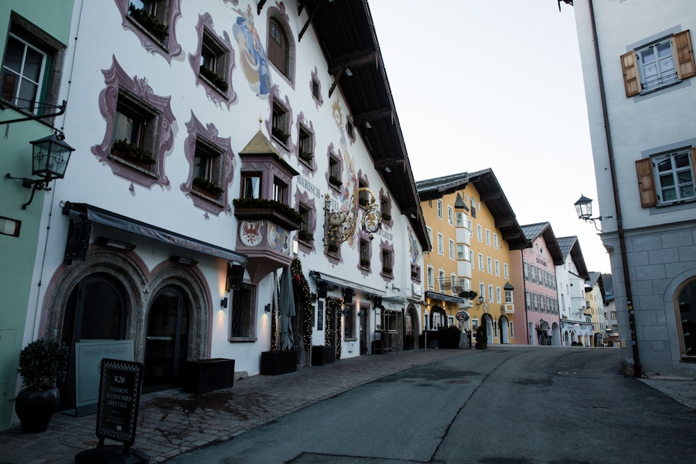 In Kitzbühel schießen die Infektionszahlen vor dem Hahnenkamm-Wochenende in die Höhe.&nbsp;