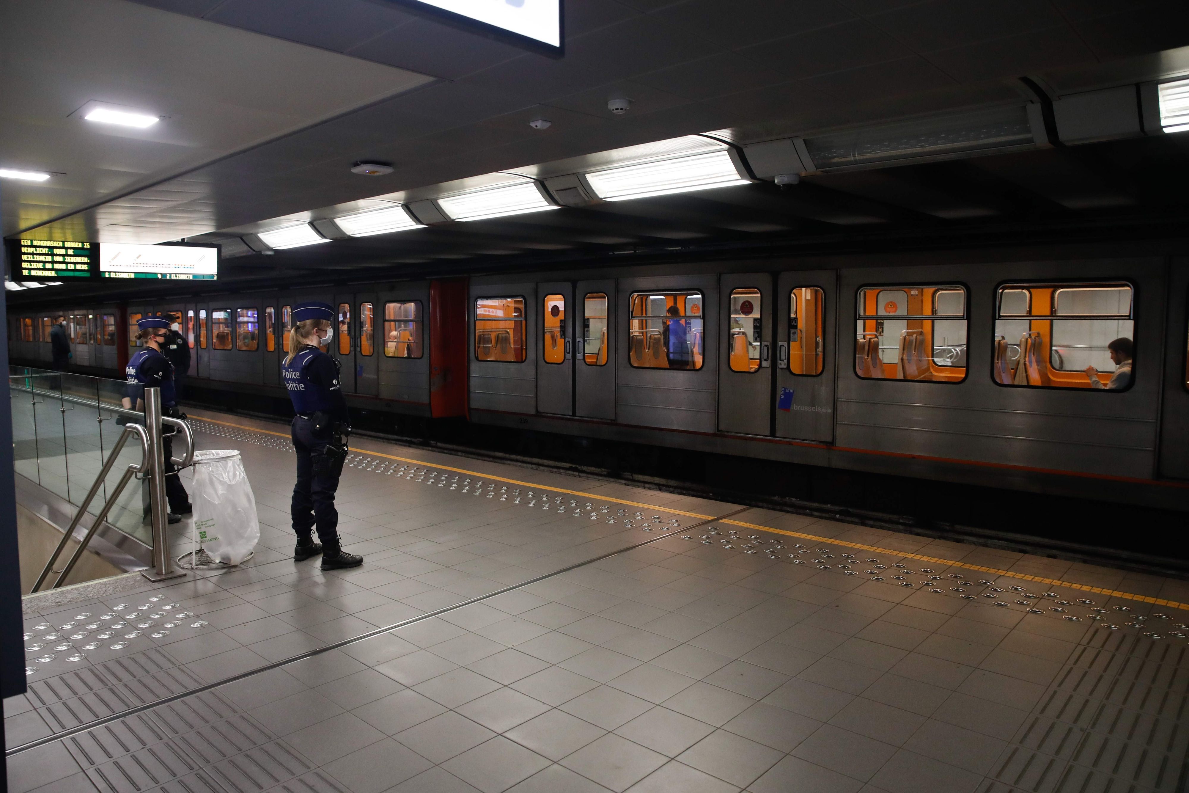 Weil der U-Bahn-Fahrer die Notbremsung eingeleitet hat, wurde die Frau nicht überfahren. (Archivbild)