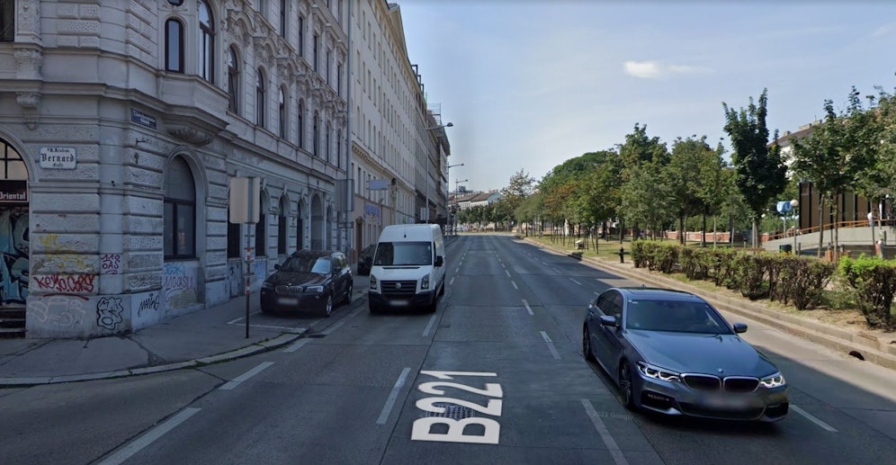 Hier wollte der Mann über die Straße gehen.