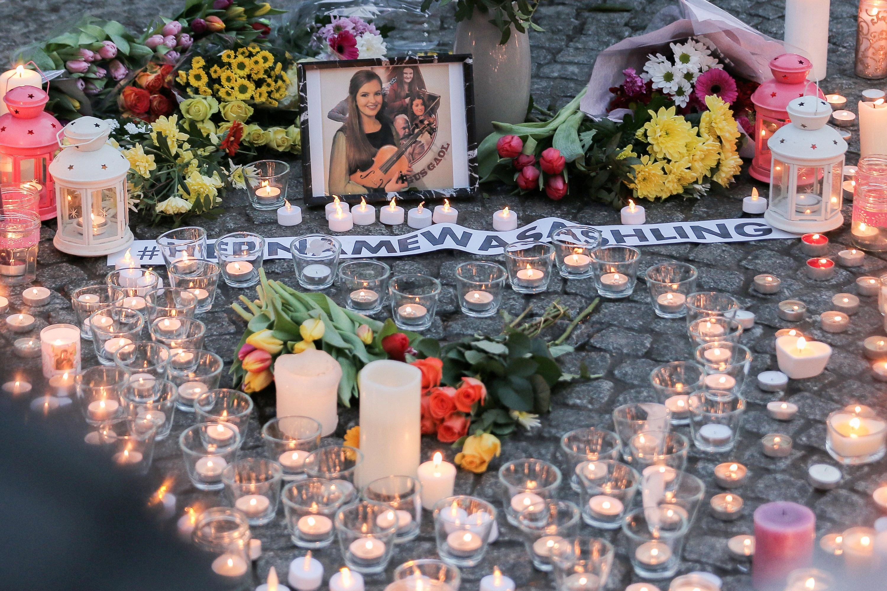 Bei fast 100 Mahnwachen nahmen Irinnen und Iren Abschied von der jungen Frau.