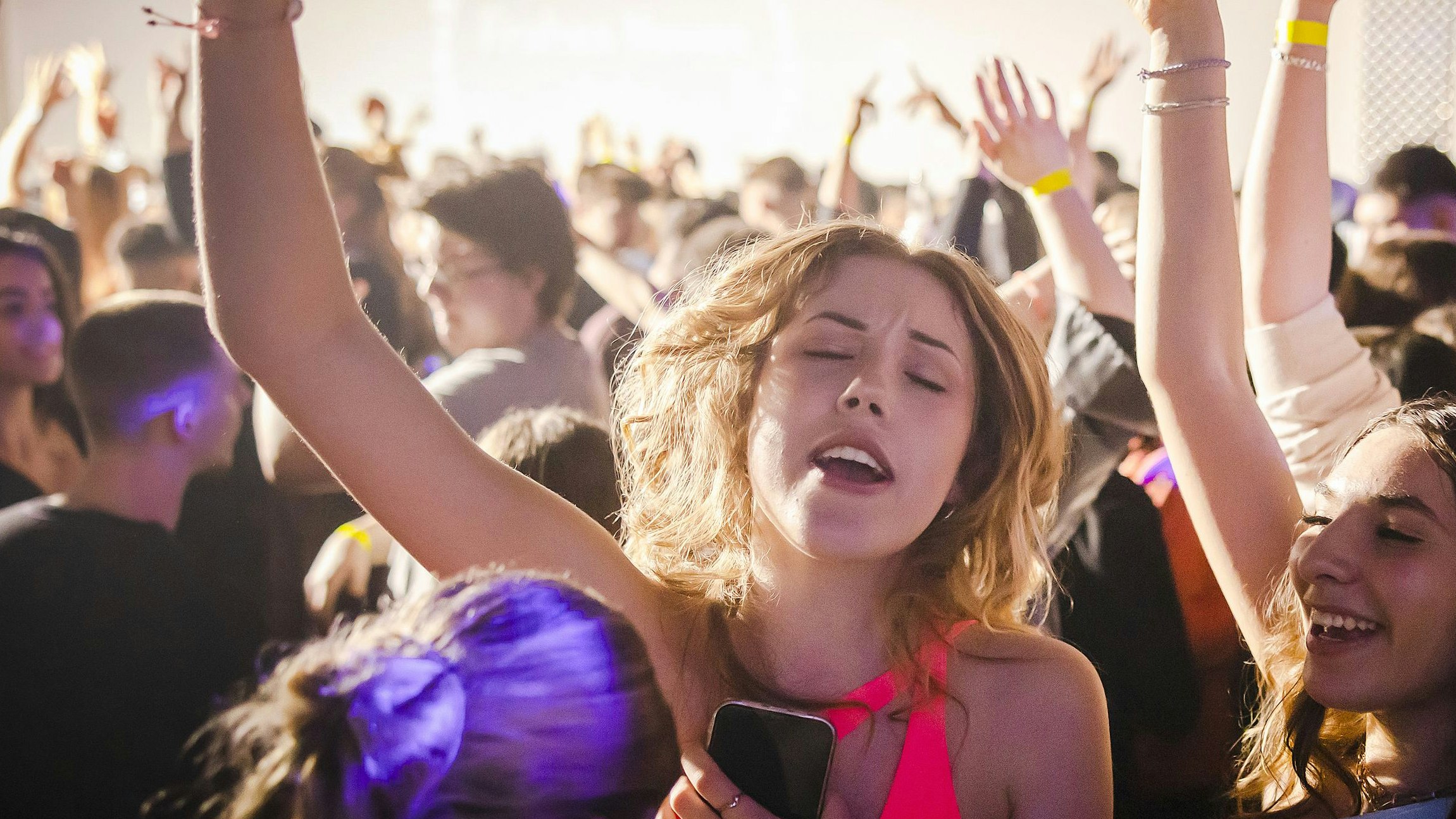 Symbolfoto: In einem Schweizer Nachtklub soll nur Weißen das Feiern erlaubt worden sein. 