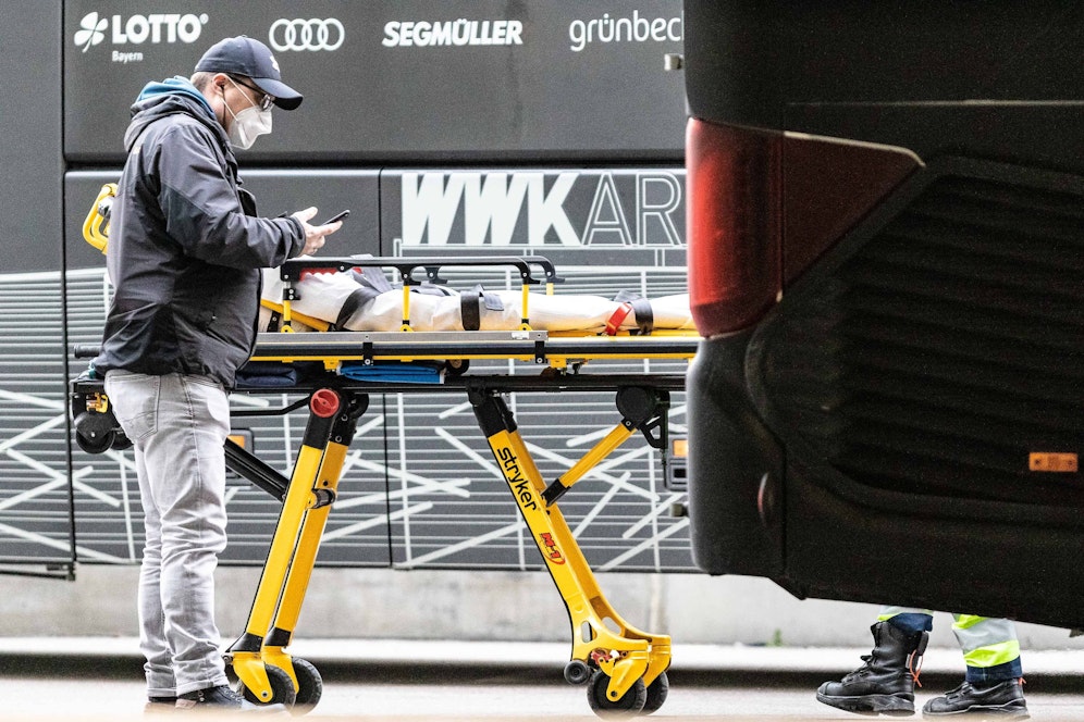 Der Augsburg-Busfahrer musste ins Spital