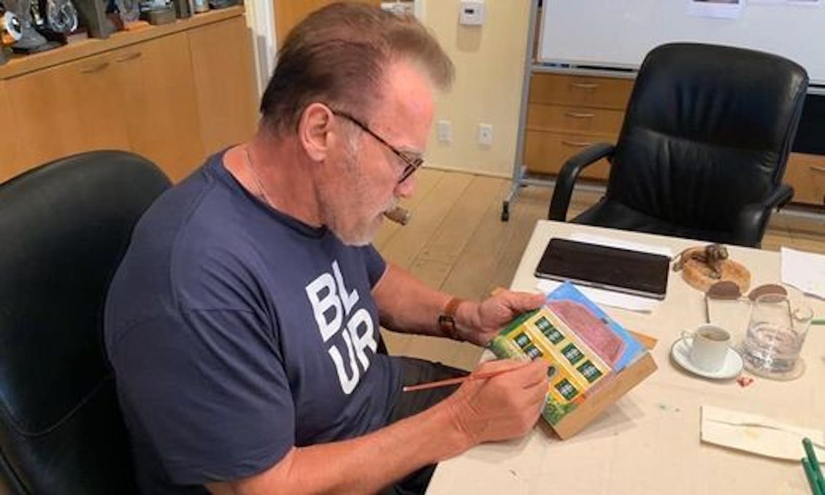 Arnold Schwarzenegger ist wegen Pandemie jetzt Maler
