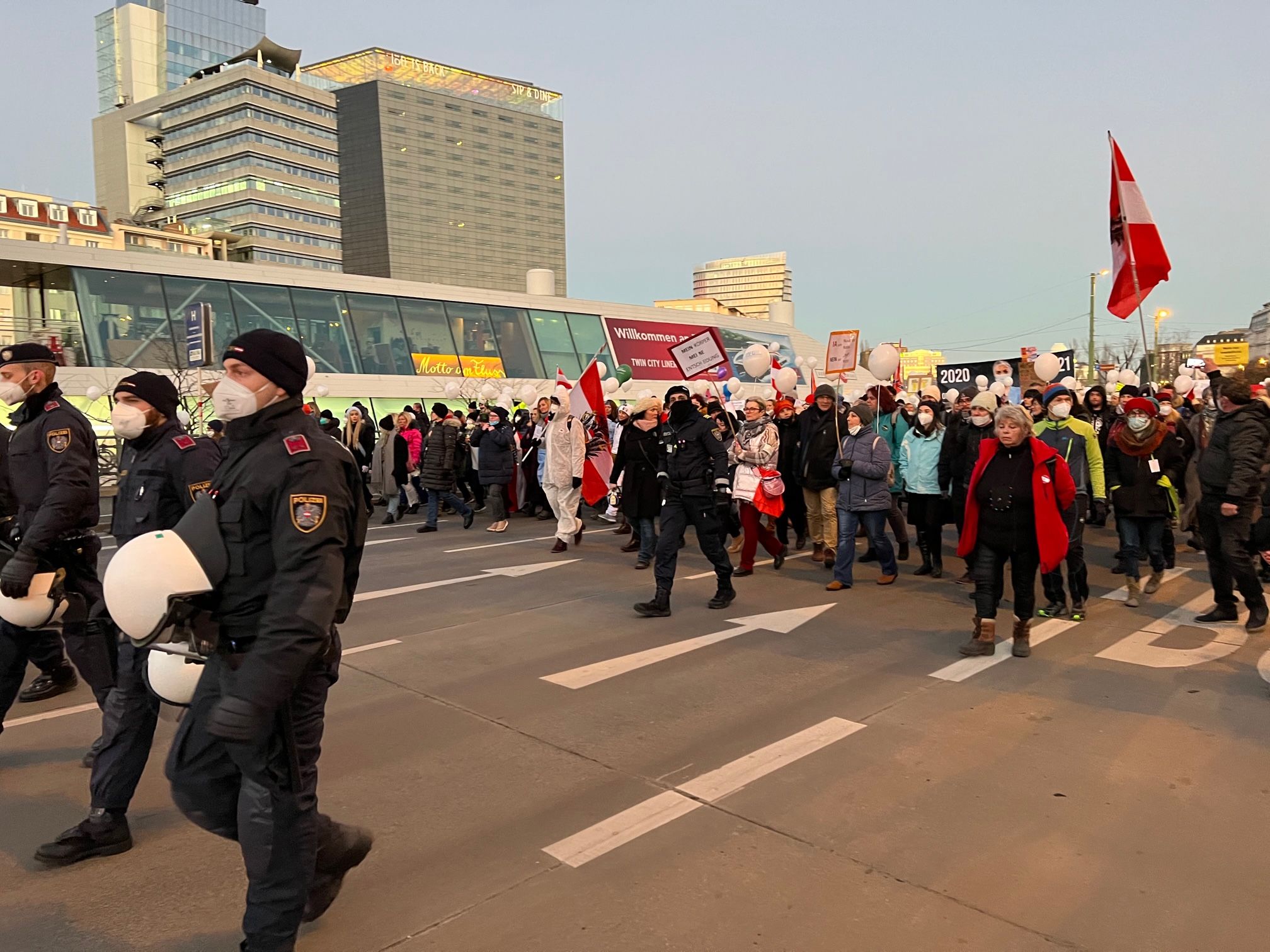 Streitigkeiten in Sachen Corona treiben in vielen Familien einen regelrechten Keil zwischen die Fronten.