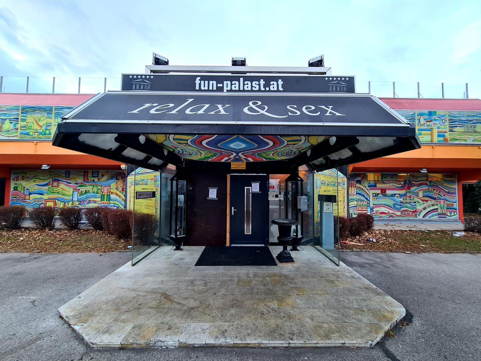 Sturmschäden gab es am Montag auch im Wiener Saunaclub "Funpalast".