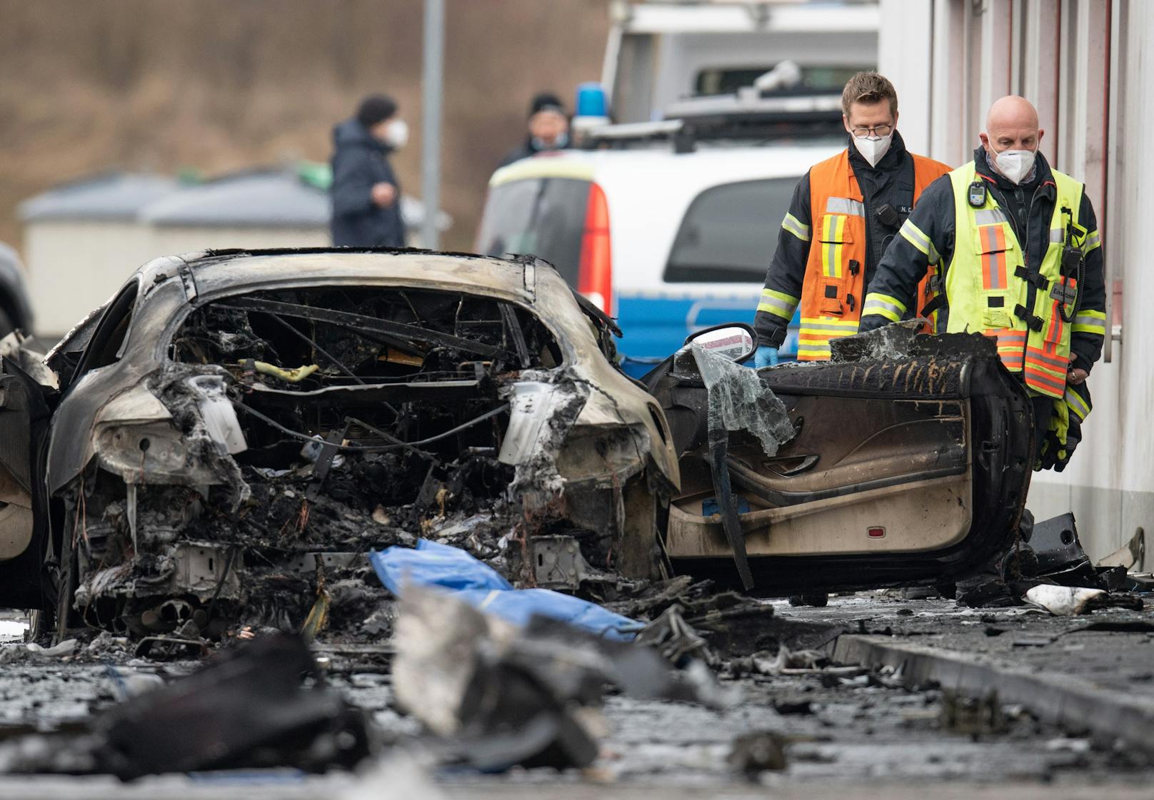 Tödliche Explosion auf einer Raststätte an der A45 bei Langen-Bergheim (D).&nbsp;Mindestens zwei Menschen kamen ums Leben.