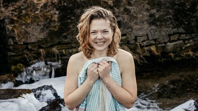 Für ein Fotoshooting modelte Sigrid Spörk in drei Grad kaltem Wasser.