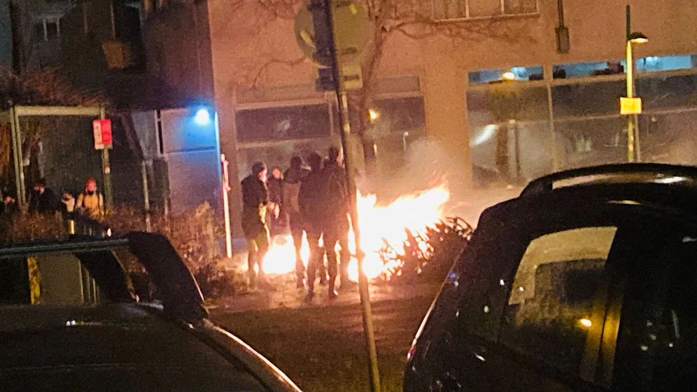 Einige Passanten entdeckten das Feuer