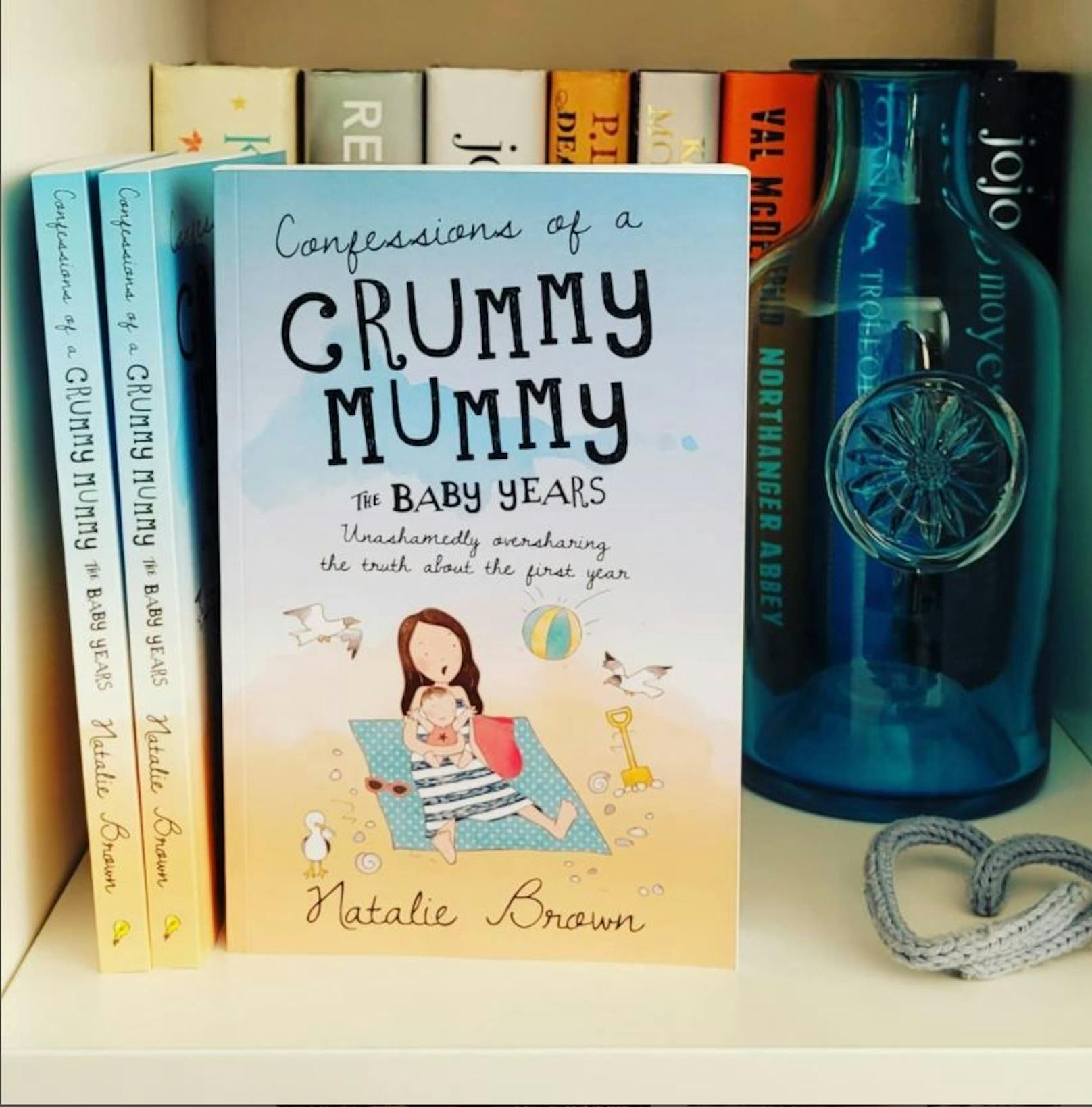 Gleich wie ihr Instagram-Account heißt auch das Buch über die Abenteuer der "Crummy Mummy".
