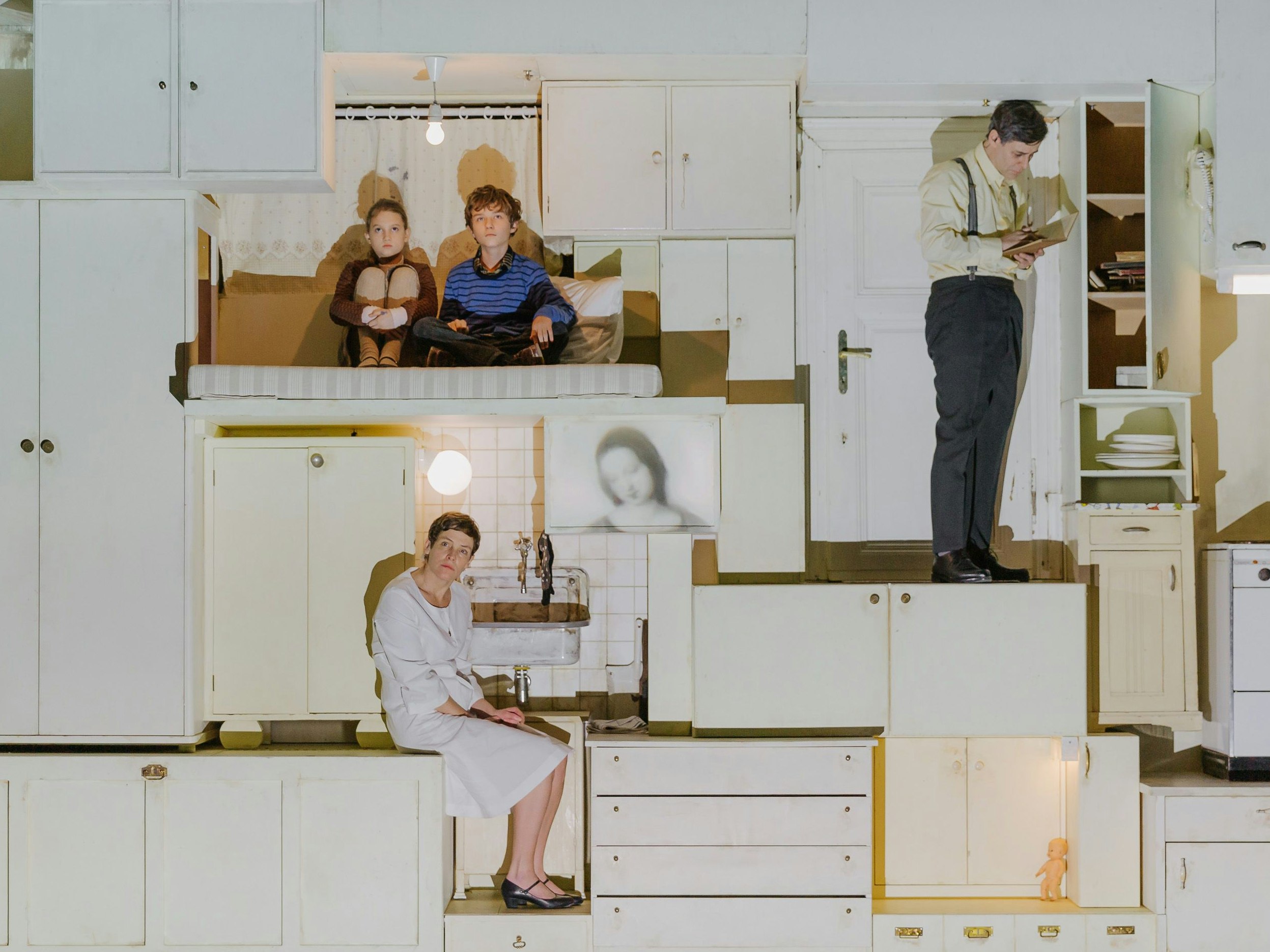 Die Schwerkraft der Verhältnisse im Wiener Akademietheater