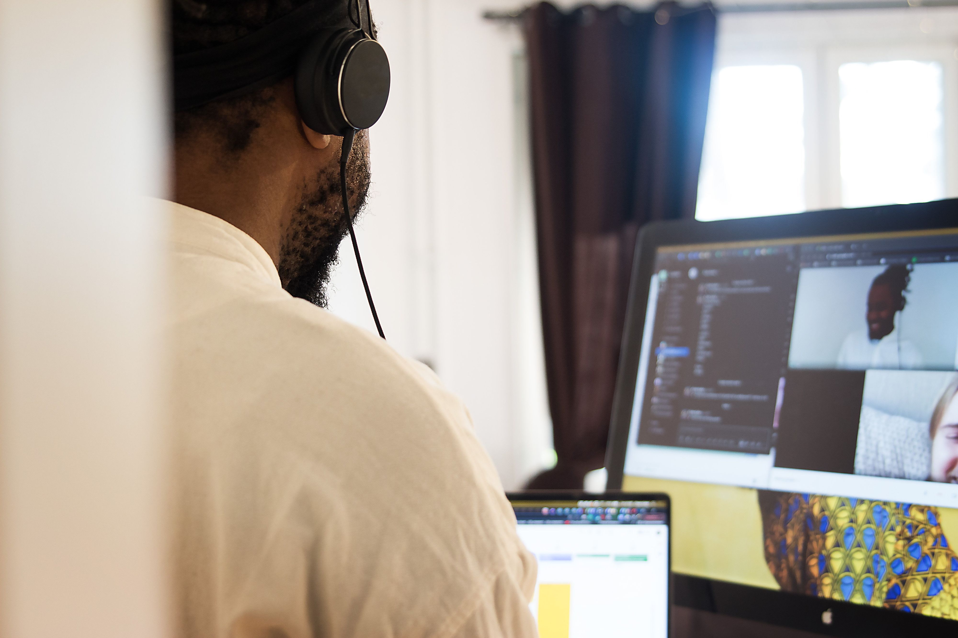 Symbolbild: Zoom-Meeting sind mittlerweile in vielen Branchen alltäglich geworden. 