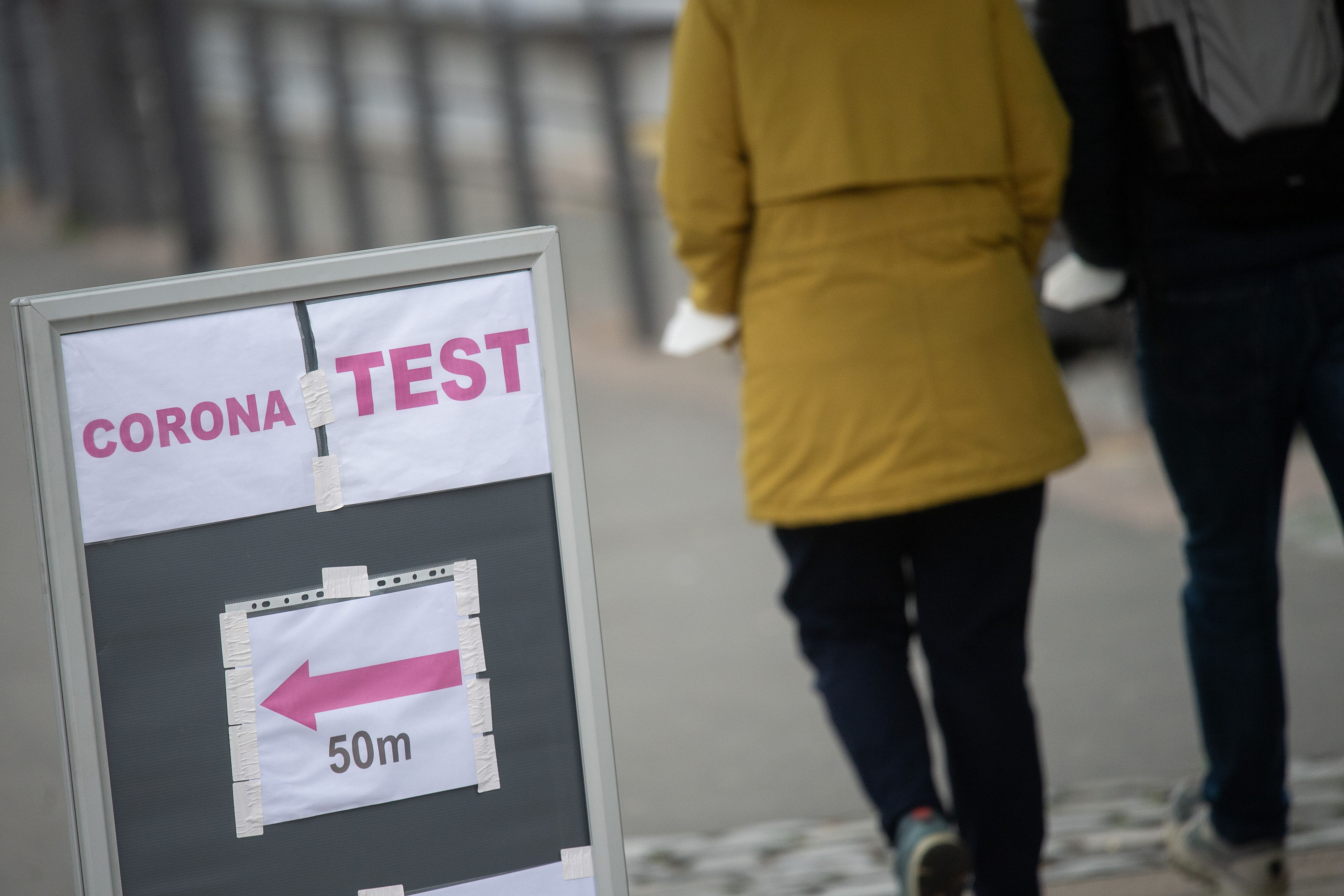 Das PCR-Testsystem im Land liefert die Ergebnisse oft erst nach drei Tagen. 