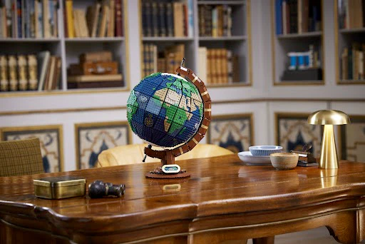 LEGO Ideas The Globe Set.