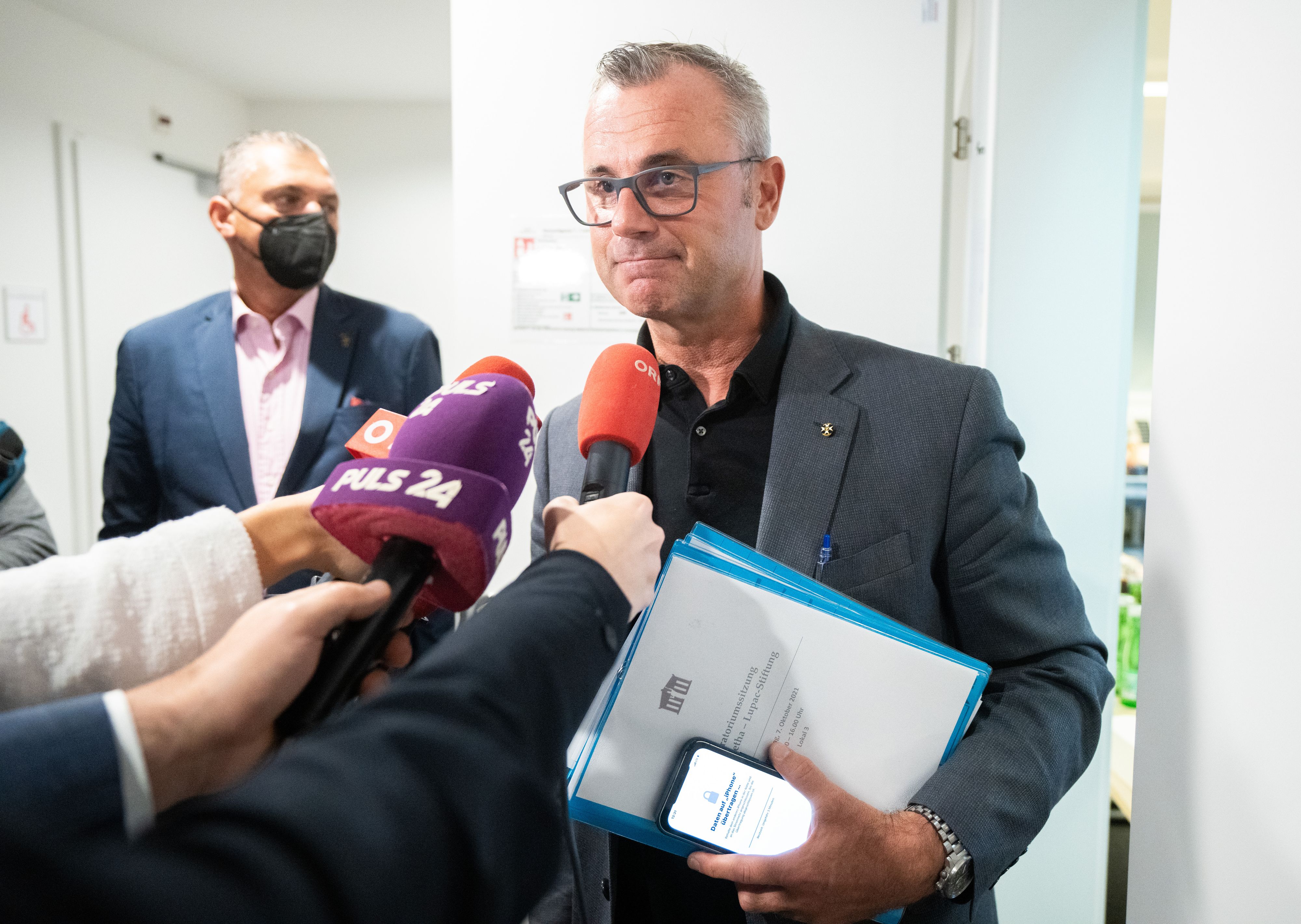 Norbert Hofer (FPÖ) vor Beginn einer Präsidialkonferenz des Nationalrates am 7. Oktober 2021. Archivbild