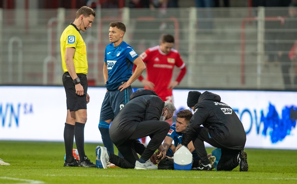 Christoph Baumgartner musste verletzt ausgetauscht werden. 