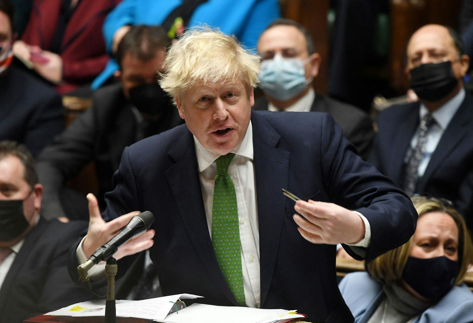Boris Johnson zufolge habe Großbritannien den Höhepunkt der Omikron-Welle hinter sich. Deswegen hebt das Land (fast) alle Corona-Beschränkungen auf.