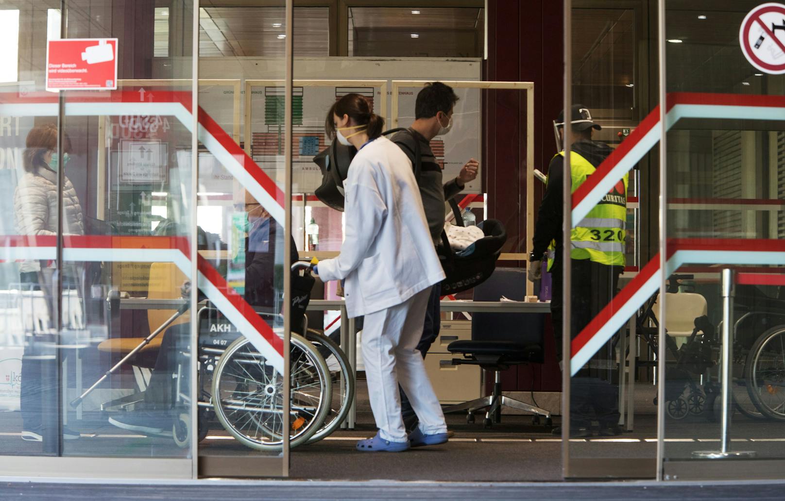 Aufnahme vom Allgemeinen Krankenhaus (AKH) in Wien: Der Gesundheitsverbund bittet Studierende um Hilfe.