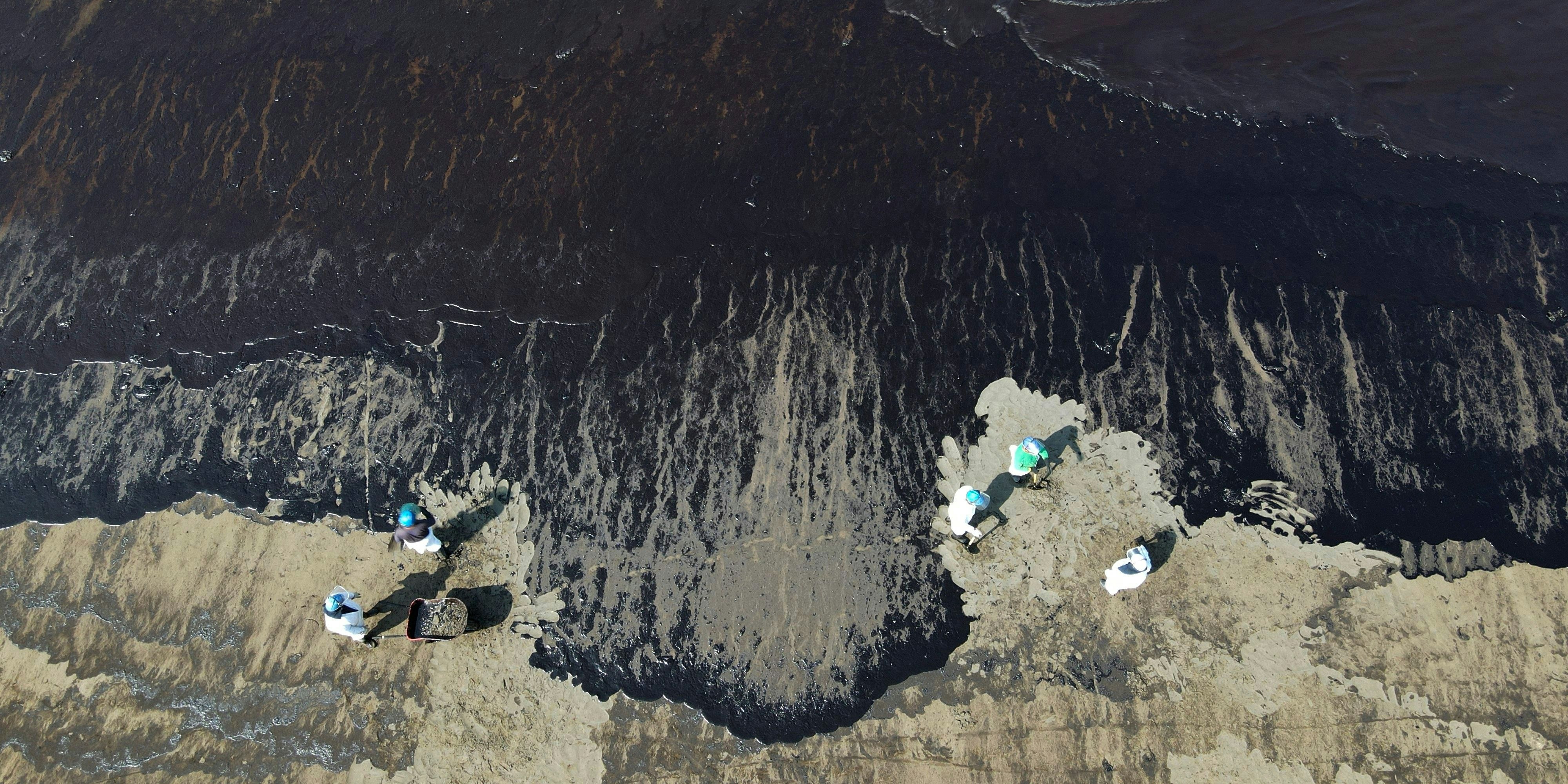 Ein auslaufender Öltanker hat in Peru für eine bisher beispiellose Naturkatastrophe geführt.