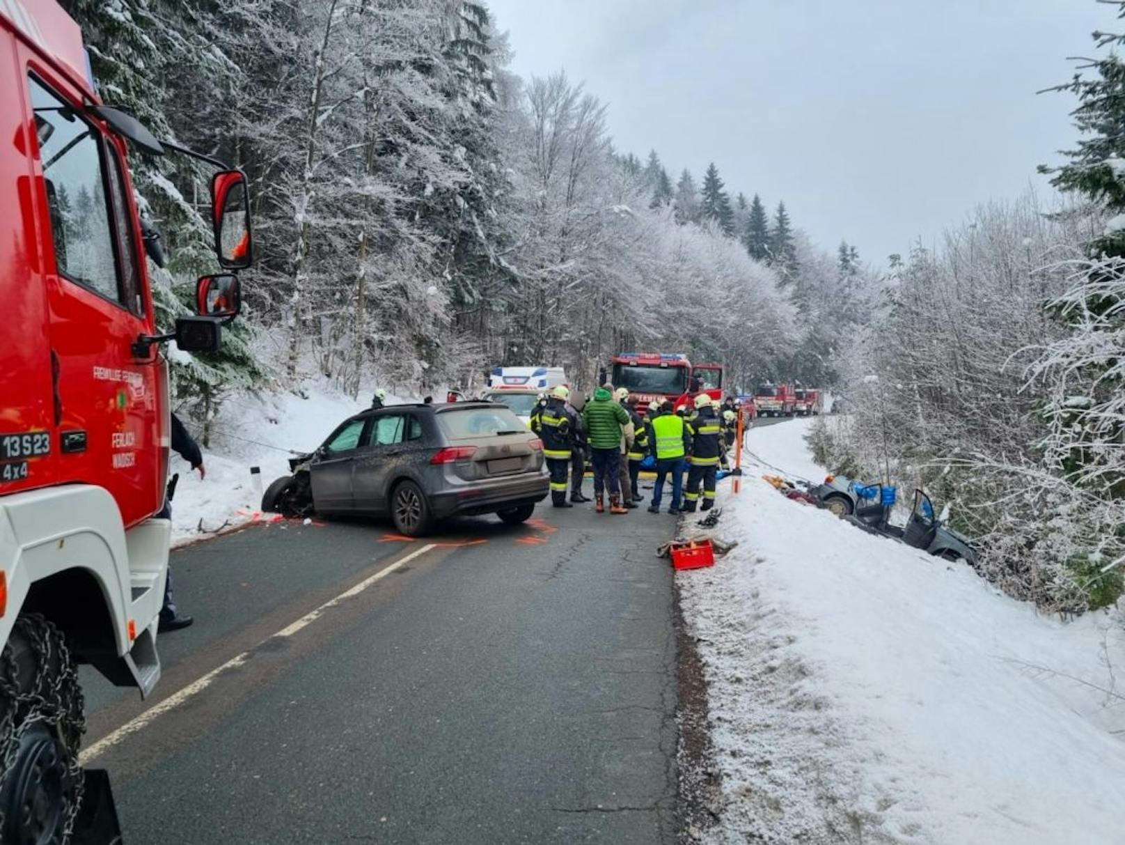 Aus bislang unbekannter Ursache kam es am 4. Jänner im Bezirk Ferlach zu einem tödlichen Frontal-Crash.