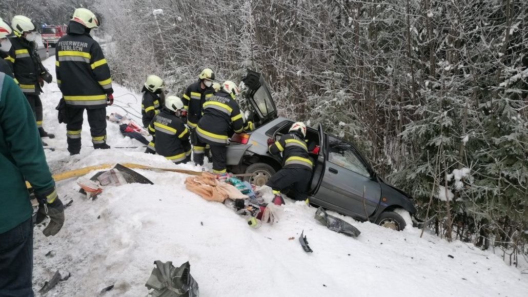 56-Jährige nach Frontal-Crash Verletzungen erlegen
