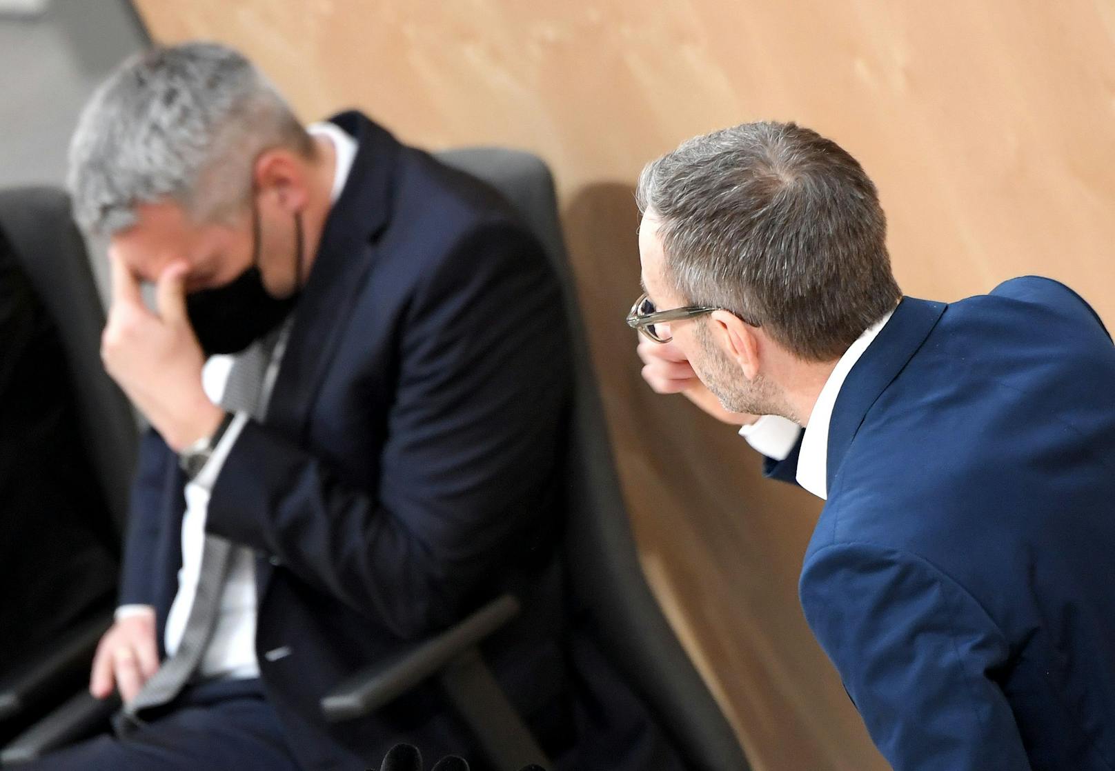 Bundeskanzler Karl Nehammer (ÖVP) und FPÖ-Chef Herbert Kickl während der Debatte zum Impfpflicht-Beschluss im Nationalrat am 20. Jänner 2022.